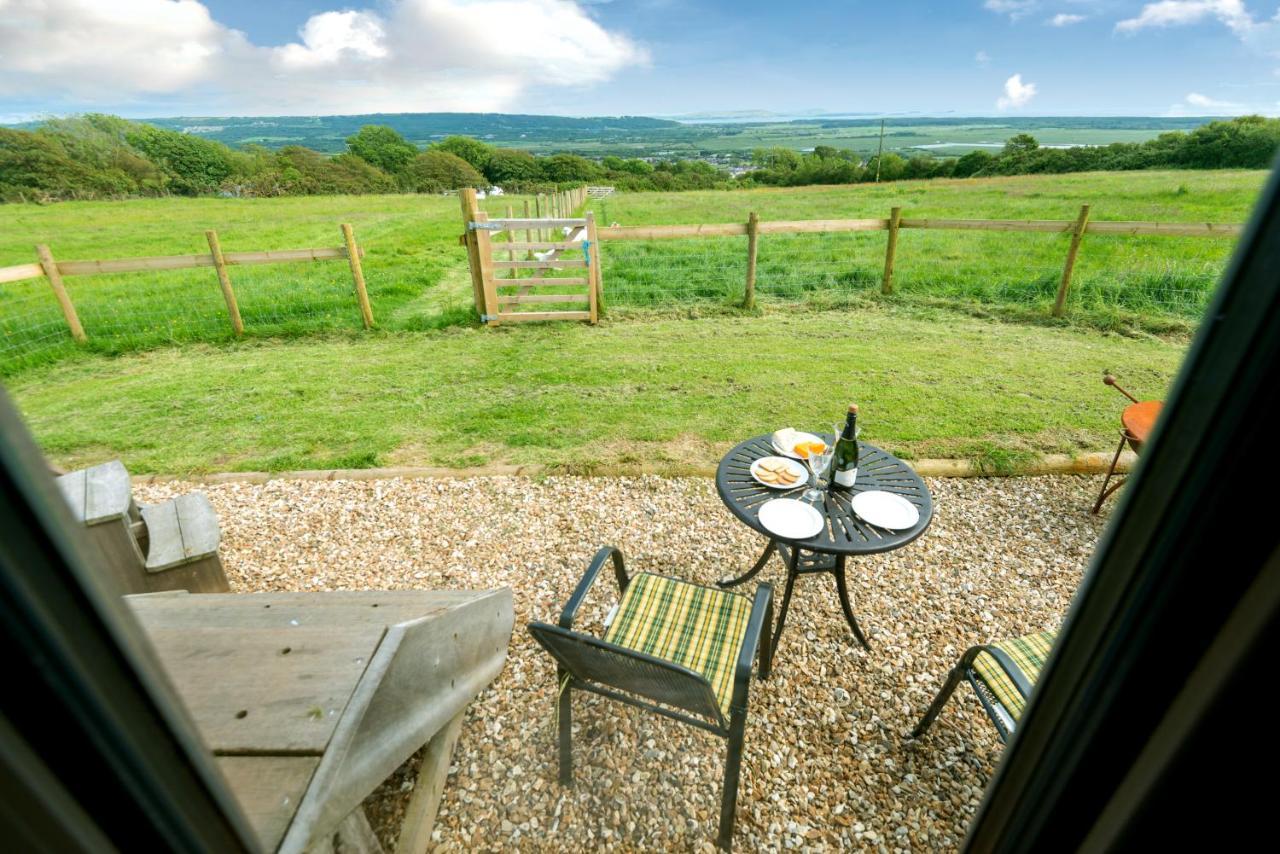 The Big Cwtch Shepherd'S Hut Kidwelly Dış mekan fotoğraf